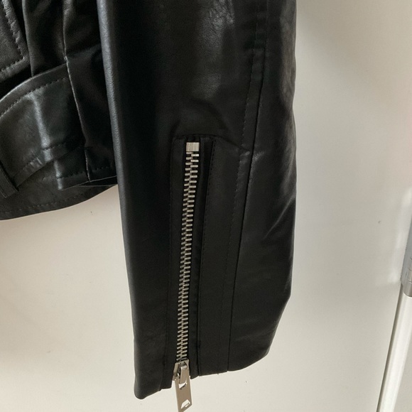 Noize cropped vegan leather jacket NWT - Picture 4 of 5